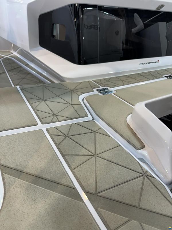 Axopar 38 Cross Cabin