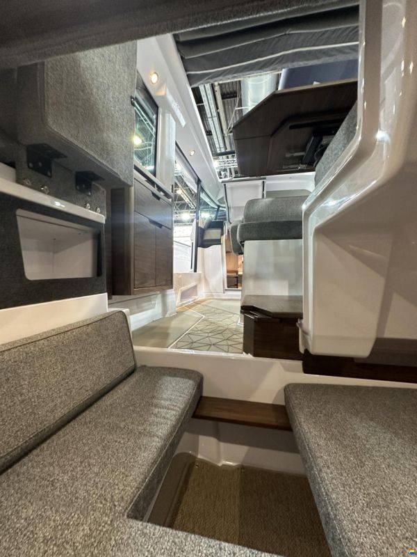 Axopar 38 Cross Cabin