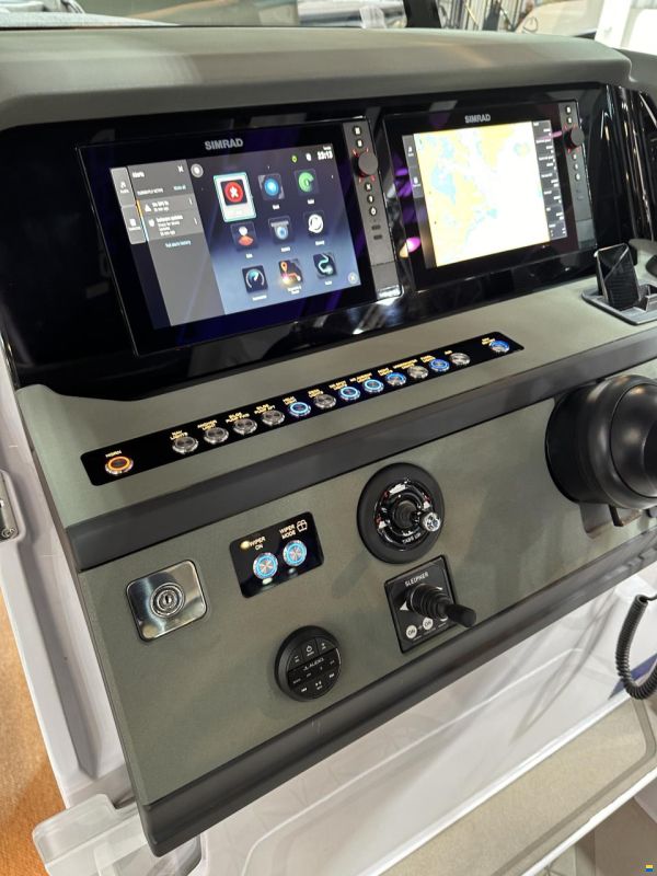 Axopar 38 Cross Cabin