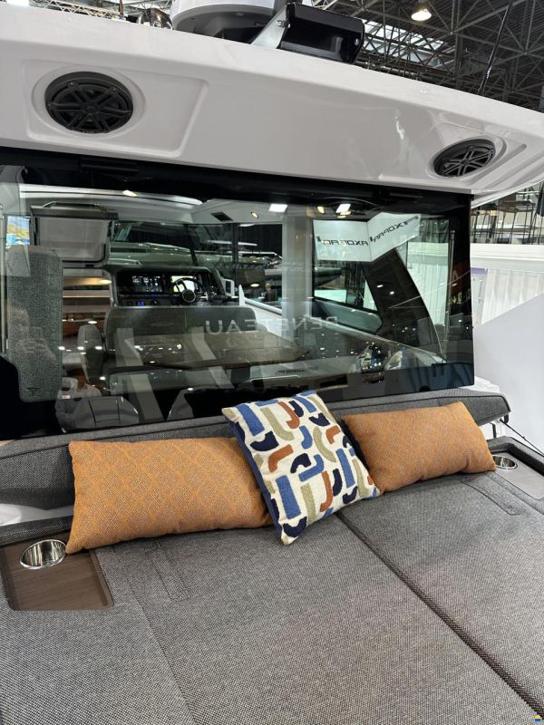 Axopar 38 Cross Cabin