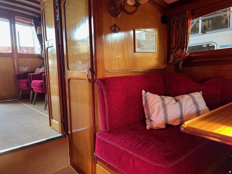 Swiss Craft Sedan Express Cruiser 11.85m