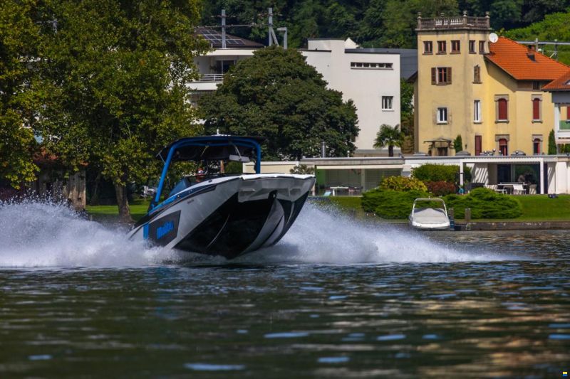 Malibu Wakesetter 24MXZ