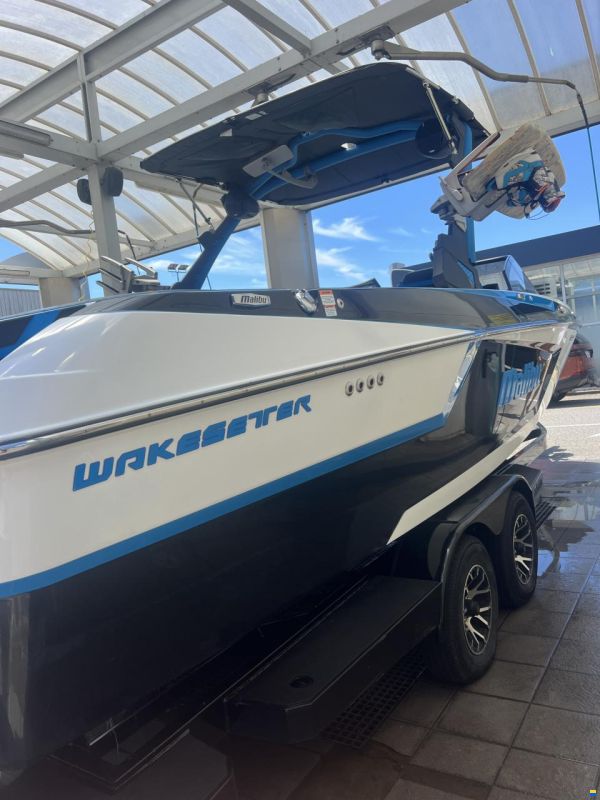 Malibu Wakesetter 24MXZ
