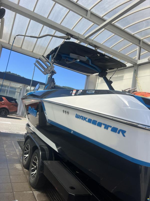 Malibu Wakesetter 24MXZ