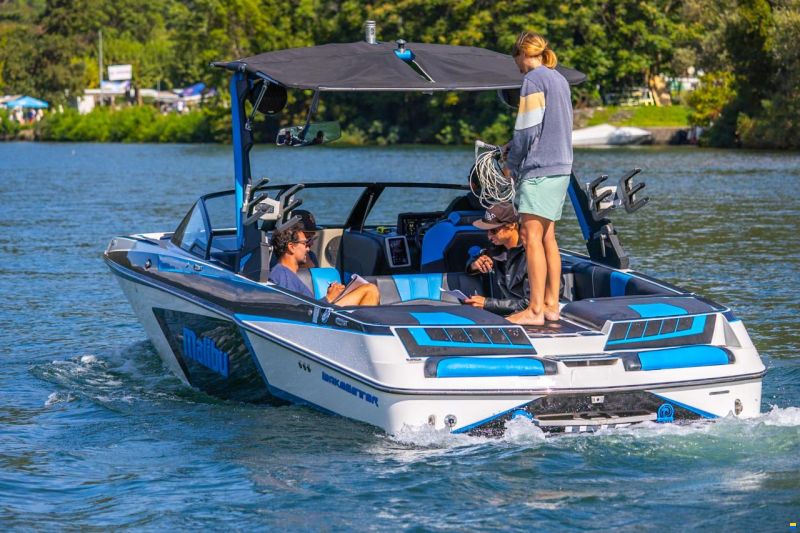 Malibu Wakesetter 24MXZ