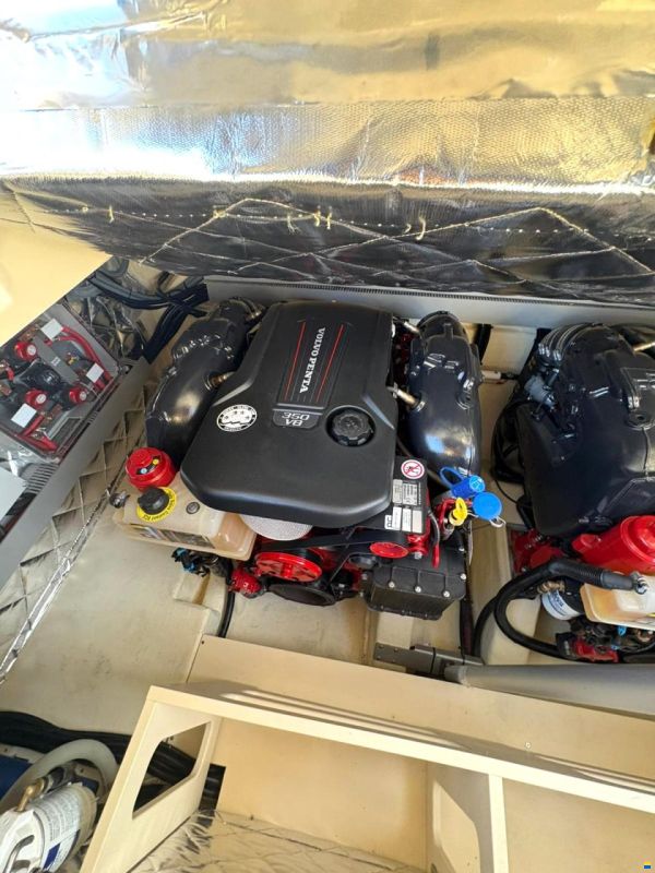 Invictus 320 GT