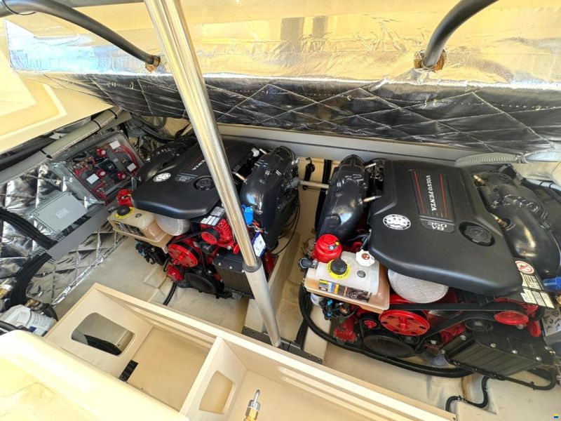 Invictus 320 GT