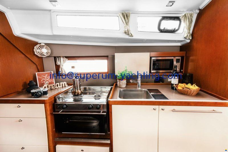 Beneteau Oceanis 38