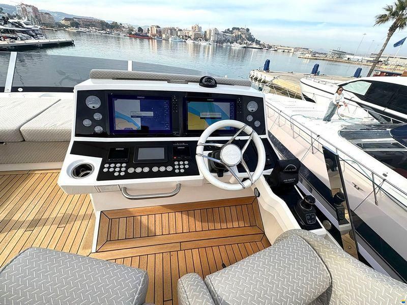 Sunseeker 76 Yacht