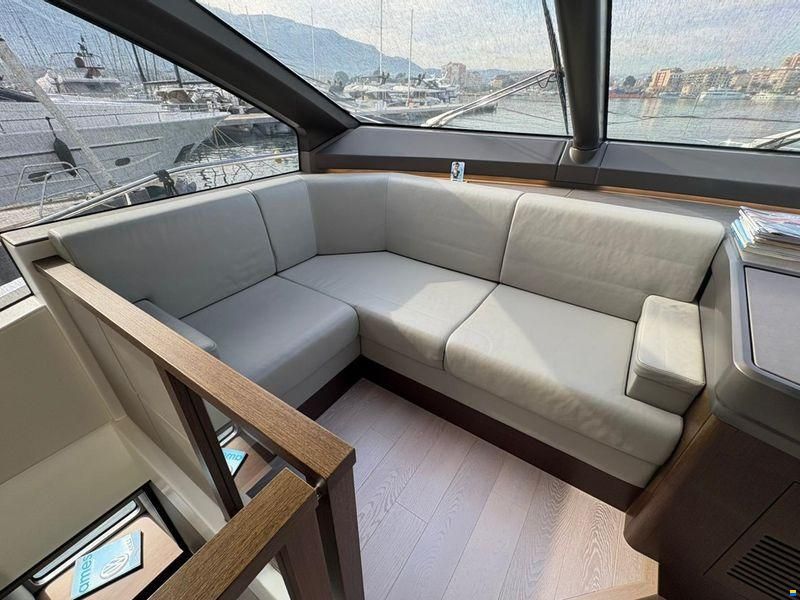 Sunseeker 76 Yacht