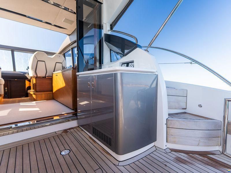 Princess Yachts International V50