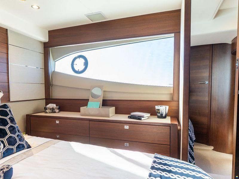Princess Yachts International V50