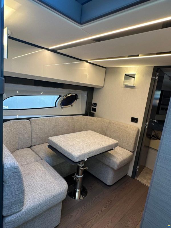 Pershing 5 X