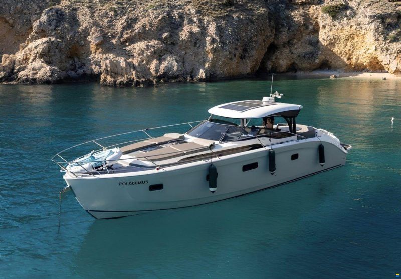 Bavaria Deep Blue 46