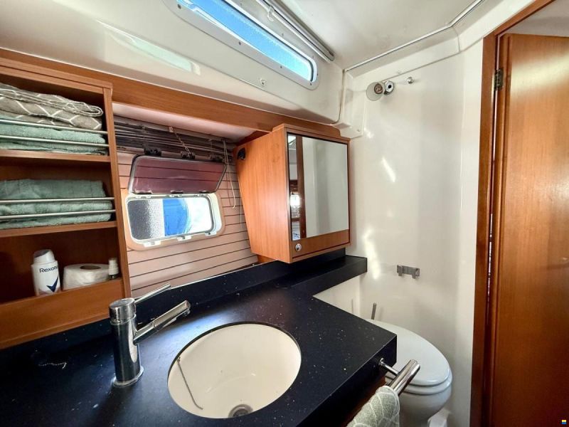 Bavaria Deep Blue 46