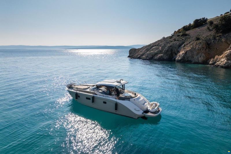 Bavaria Deep Blue 46