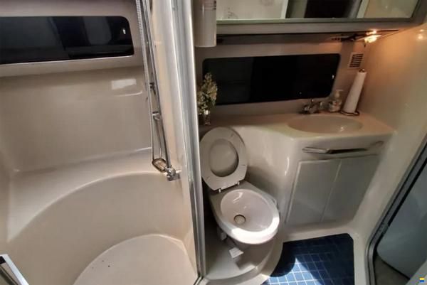 Sea Ray 46 EC