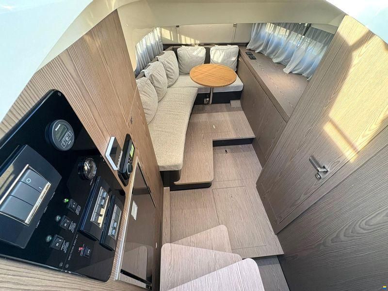 Invictus Yachts 320 GT