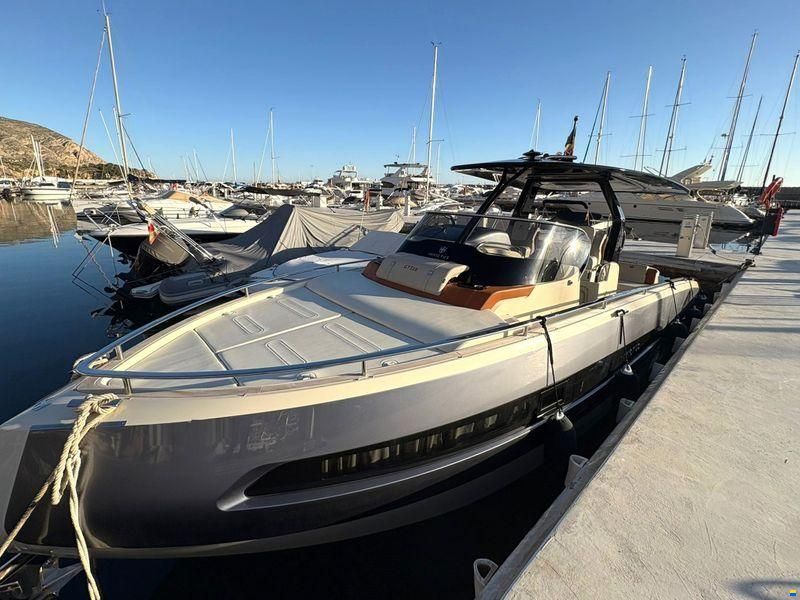 Invictus Yachts 320 GT