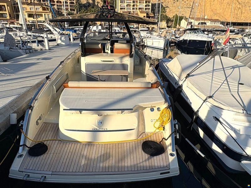 Invictus Yachts 320 GT