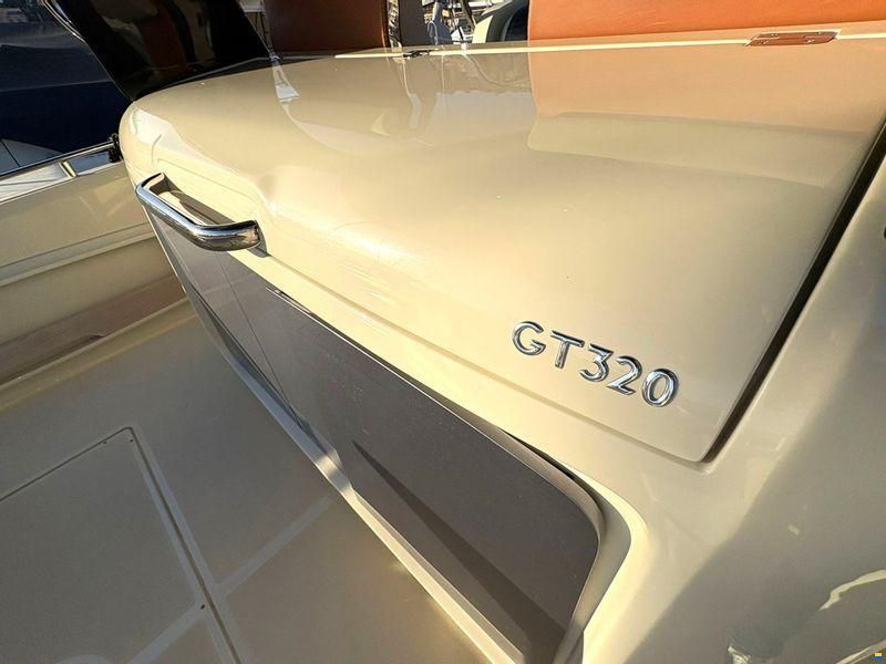 Invictus Yachts 320 GT