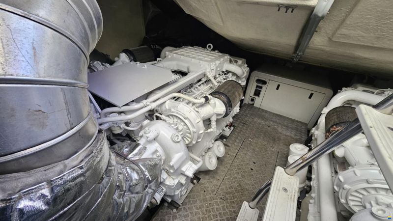 Azimut 68 S