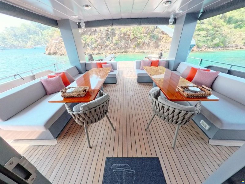 Tansu Custom Steel Trawler
