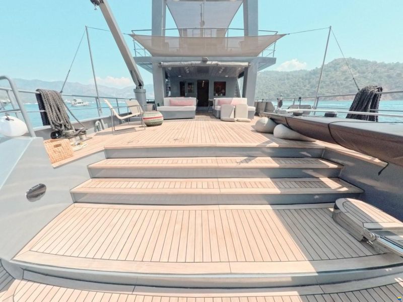 Tansu Custom Steel Trawler