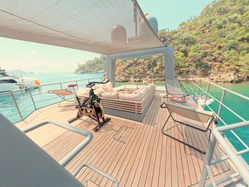 Tansu Custom Steel Trawler