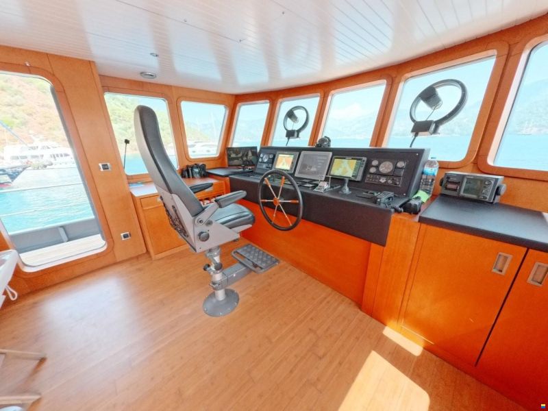 Tansu Custom Steel Trawler