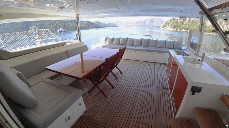 Lagoon 620