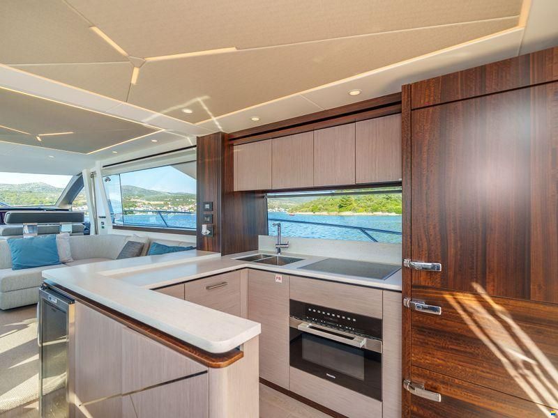 Sunseeker Manhattan 68