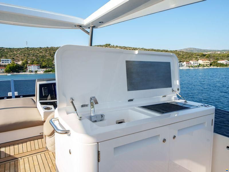 Sunseeker Manhattan 68
