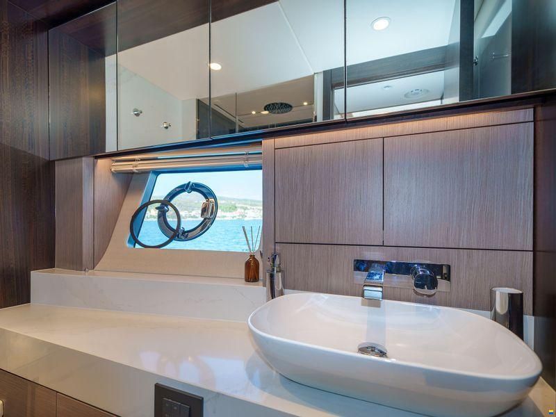 Sunseeker Manhattan 68