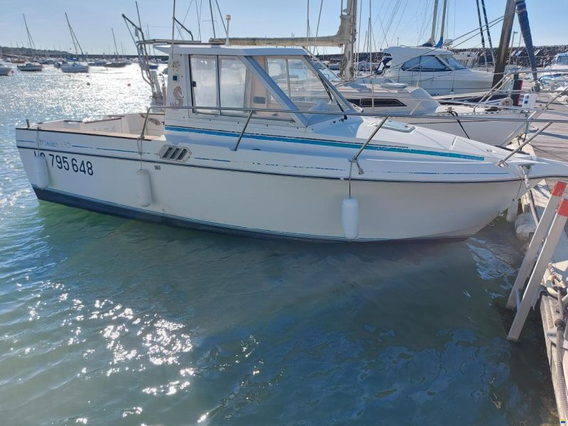 Beneteau Antares 680