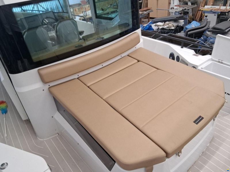 Axopar 28 Cabin