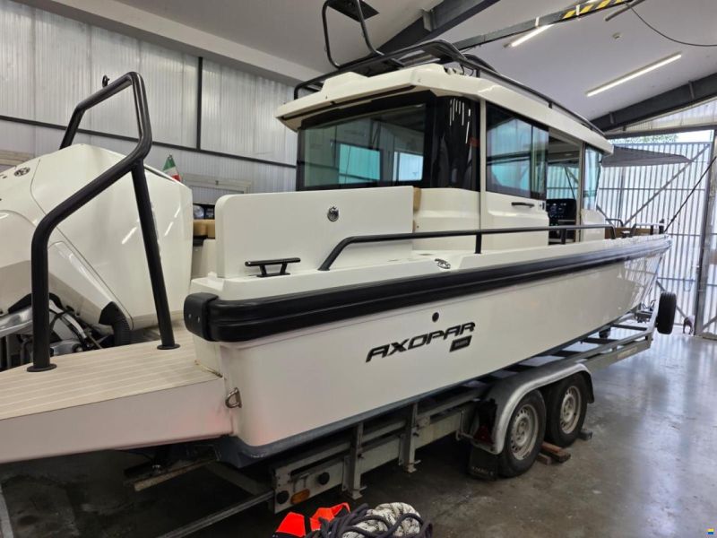 Axopar 28 Cabin
