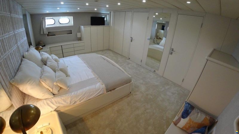 Custom Steel Gentlemen Yacht