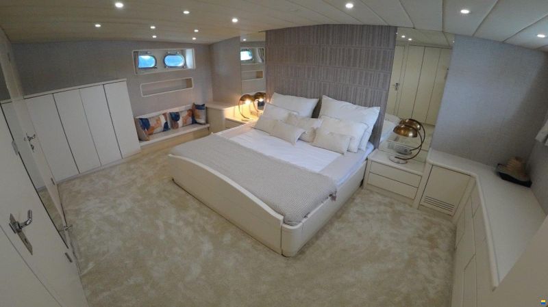 Custom Steel Gentlemen Yacht