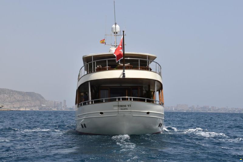 Custom Steel Gentlemen Yacht
