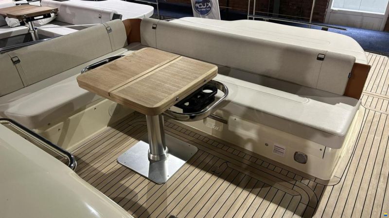 Invictus 370GT