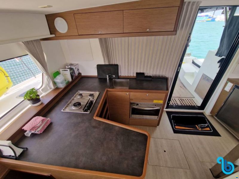 Lagoon 42