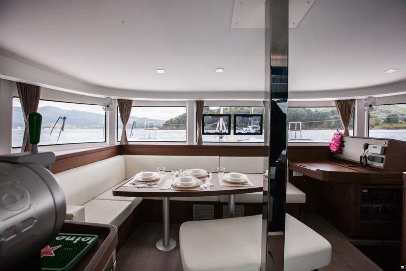 Lagoon 42