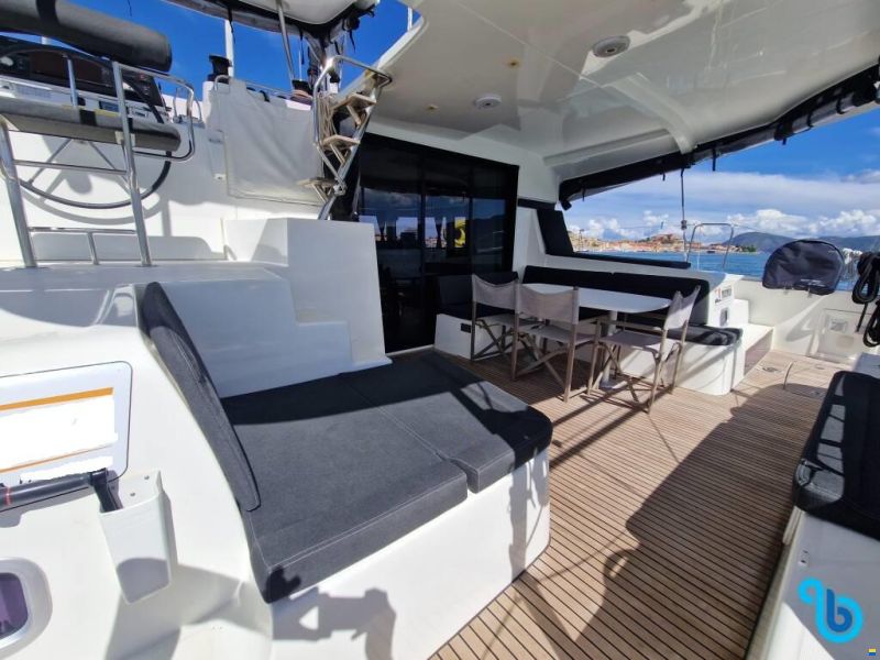 Lagoon 42
