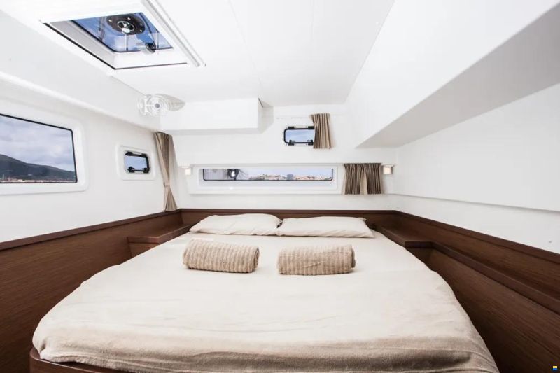 Lagoon 42