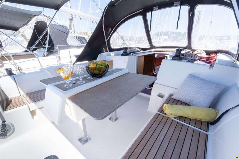 Dufour 382 GRAND LARGE