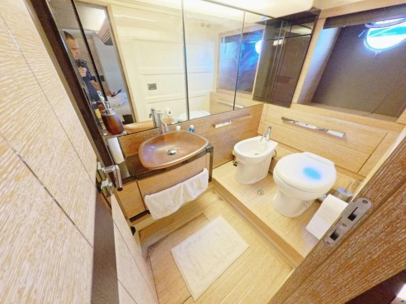 Azimut 64 Flybridge