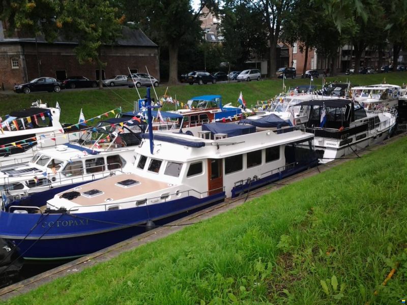 Trapper Motorboot-Hausboot