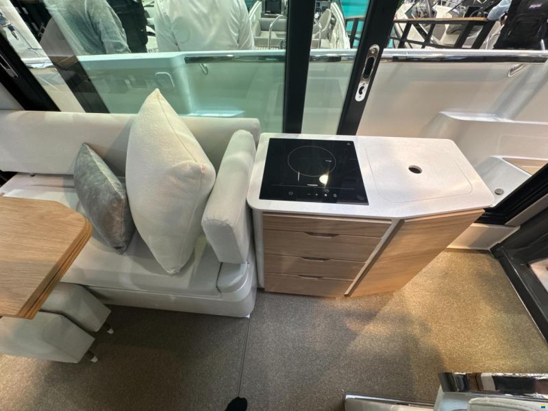 Yamarin AURA Cabin 34