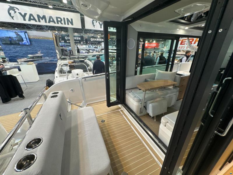 Yamarin AURA Cabin 34